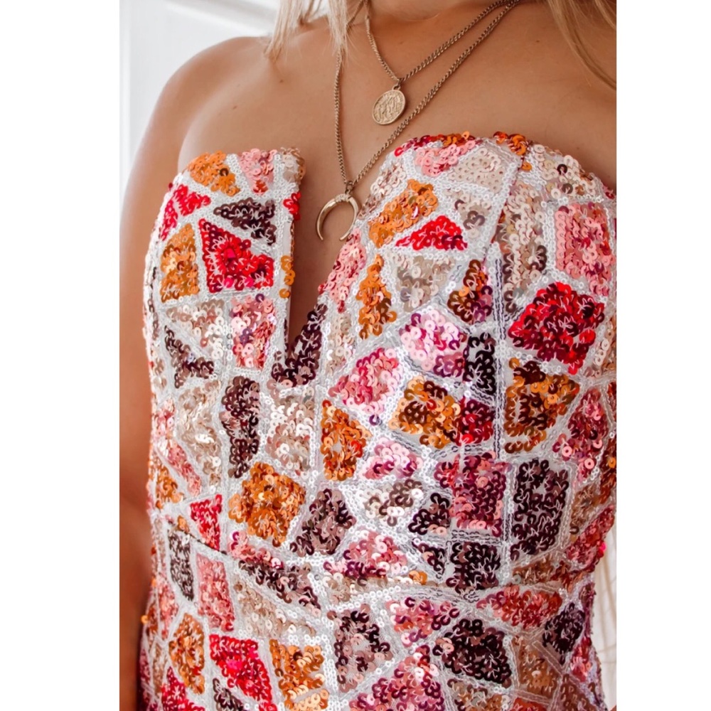 Geo Sequin Strapless Train Length Formal Dress - Picture 6 of 8